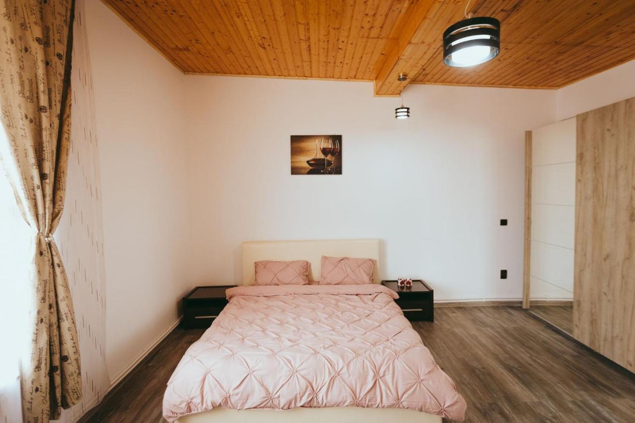 Casa Selly Hotel Tulcea Bagian luar foto